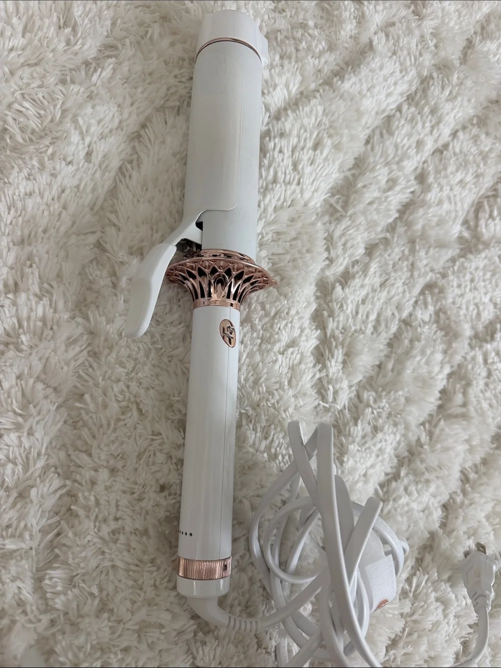 T3 Body Waver 1.75 White Curling Iron with Rose Gold Accents